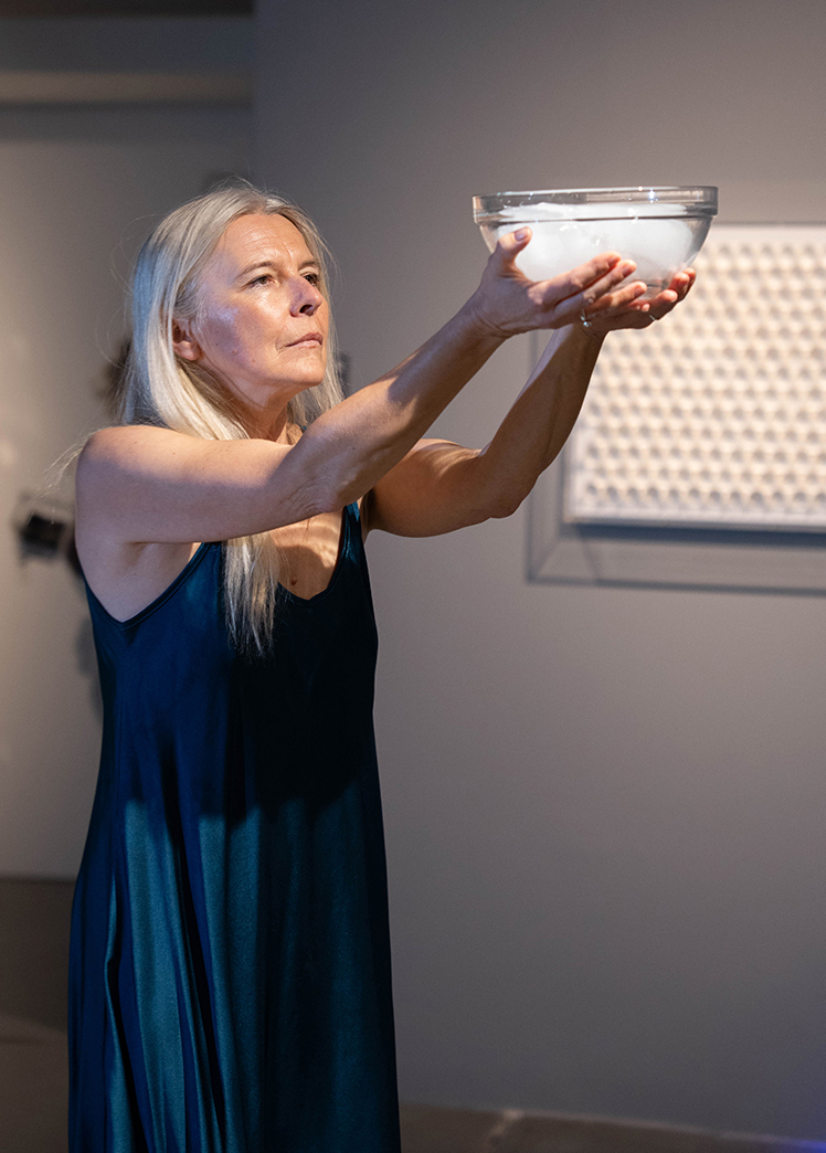 Jaanika Peerna, Warm Offering of Cold, performance, 2025.